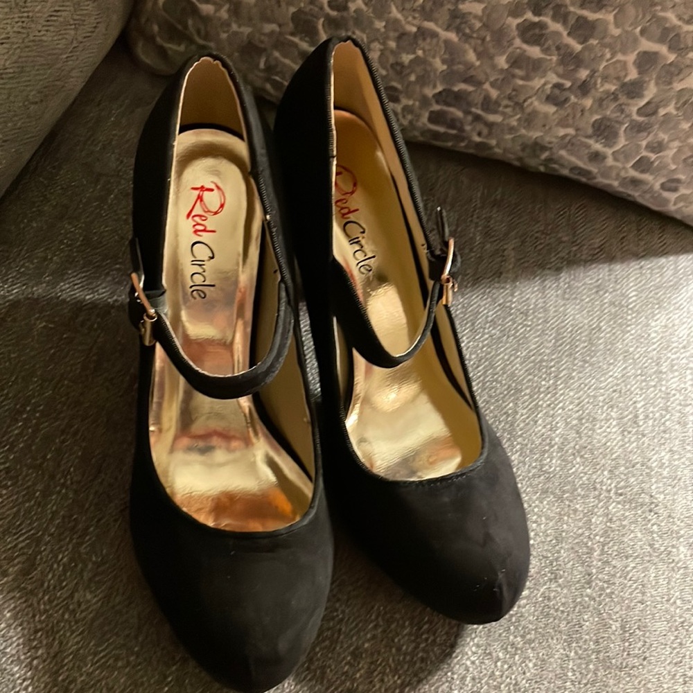 Size 10 Black Velvety Chunky Pumps